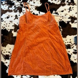 CUTEST ORANGE DRESS!!